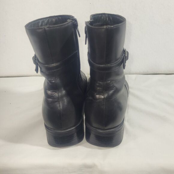Clarks Black Leather Low Heel Ankle Boot sz 8 1/2 - Picture 5 of 6